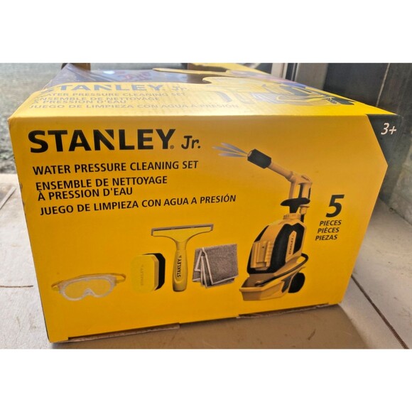 Stanley Jr 5 Piece Kids Mini Water Pressure Cleaning Toy Outdoors Fun! ages 3+ - Picture 3 of 9